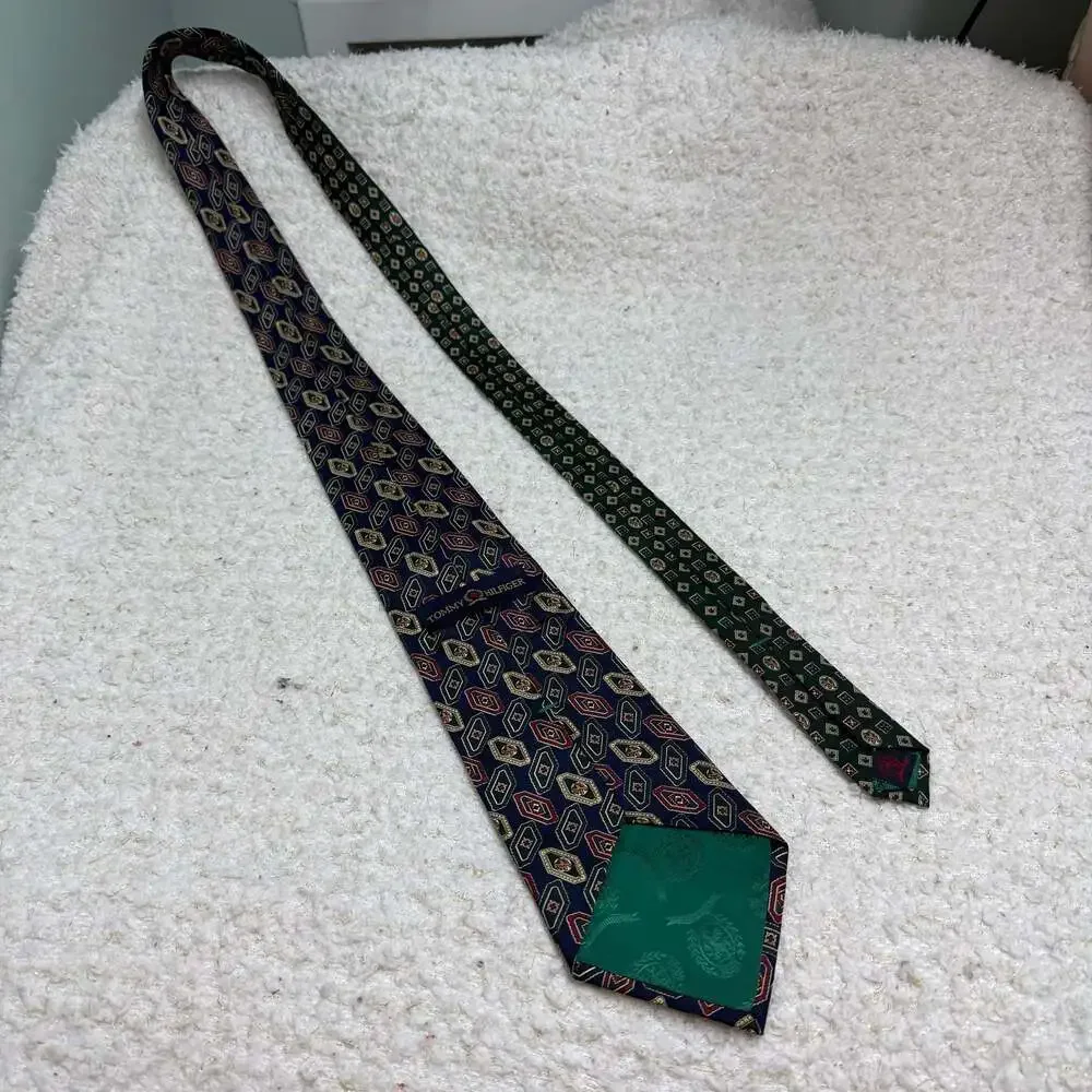 Tommy Hilfiger Men's Blue Gold Green Geometric Pattern Silk Necktie Classic Leng